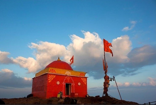 Day 1 - Boarding the bus | Kalsubai peak trek