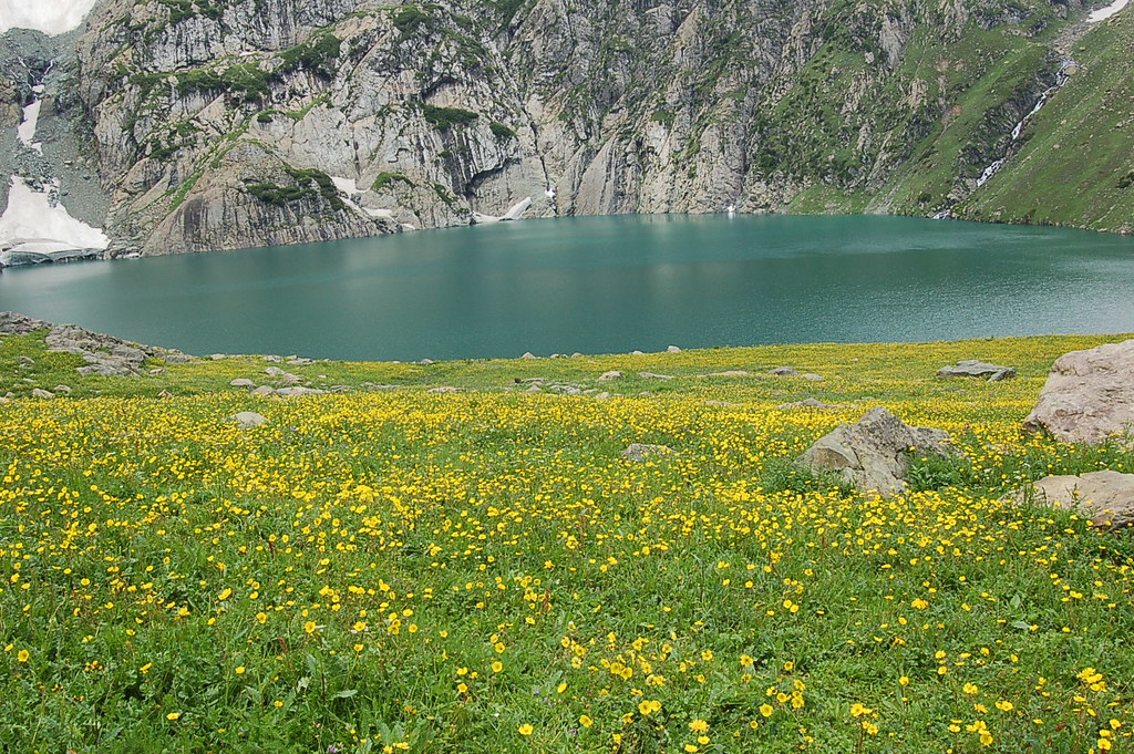 Day 4 - Explore Vishnasar and Kishanasar Lakes 