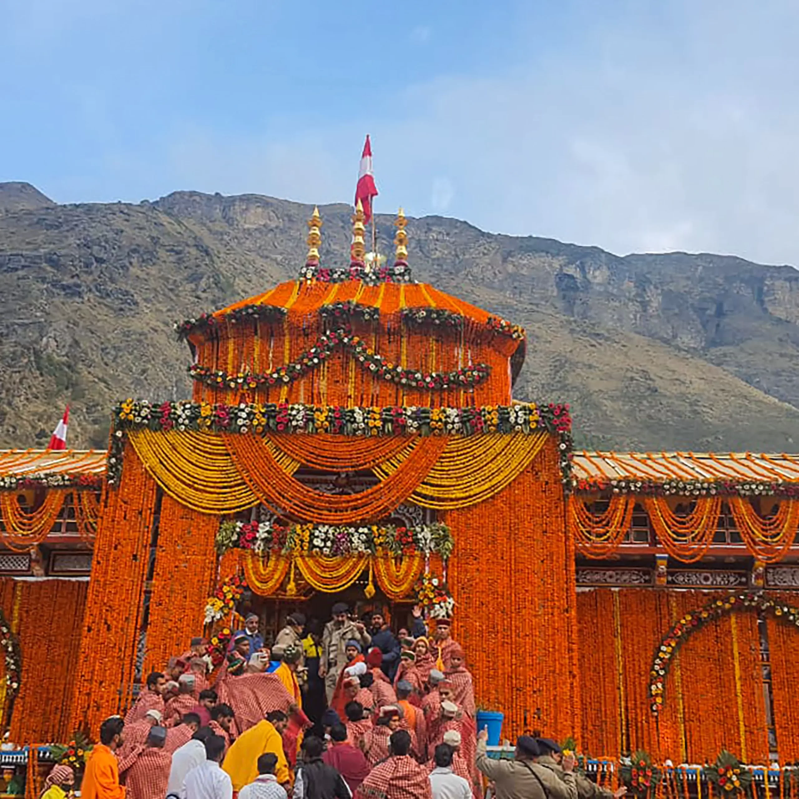 Day 09: Guptkashi - Badrinath (220kms/9-10hrs drive one way).